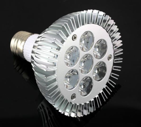 LED Pflanzenlampe 4 Band Spektrum E27 21W 7x3W Grow Light 3 LED Pflanzenlampe 4 Band Spektrum E27 21W 7x3W Grow Light